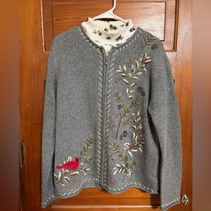 Croft & Barrow Cream Top with cardinal Bird and Floral Print